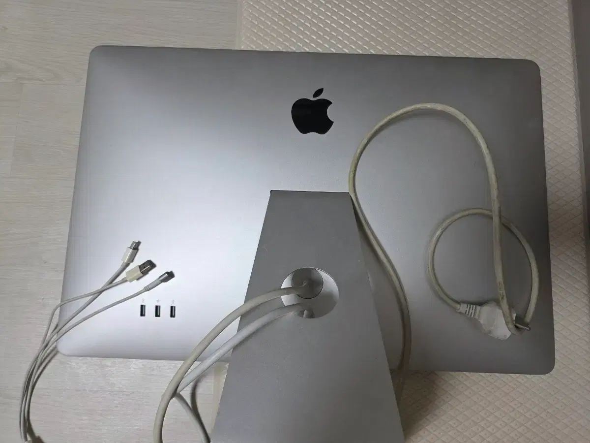 Apple LED Cinema Display 24인치 (A1267) | 브랜드 중고거래 플랫폼